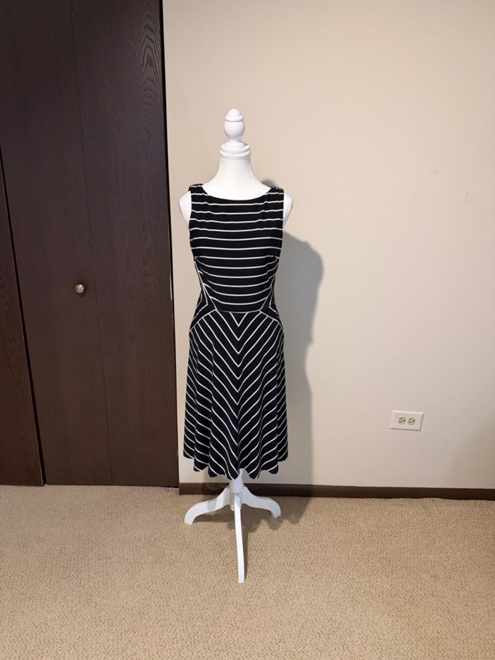 Lauren Ralph Lauren Black & White Striped Fit-and-Flare Midi Dress - size 4